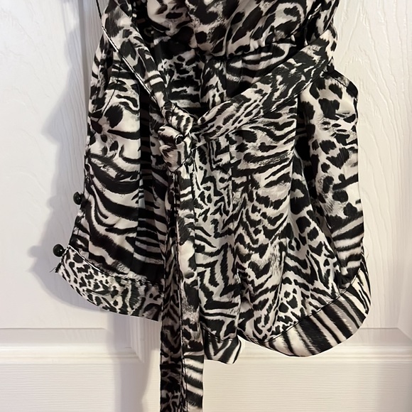 Guess animal print romper - Picture 2 of 5